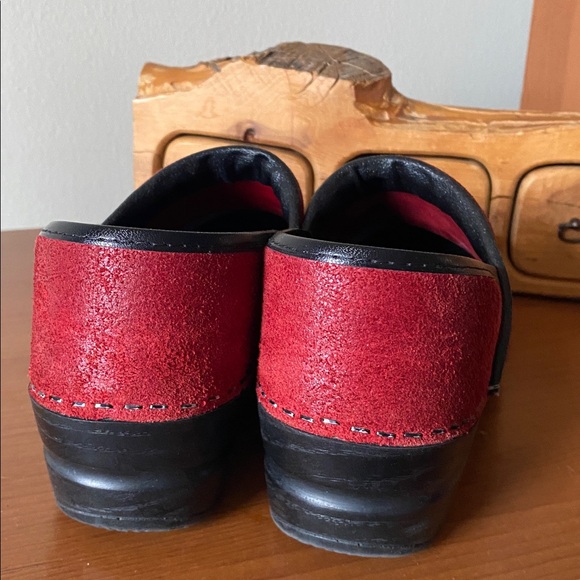 Sanita Red Suede Leather Pro Professional Clogs - Picture 3 of 7